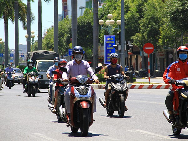 Đà Nẵng nới lỏng giãn cách xã hội, vận tải hành khách công cộng hoạt động trở lại