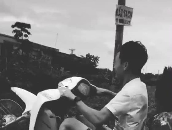 Huyện Quốc Oai: Xử phạt thanh niên bốc đầu xe máy rồi đăng clip lên mạng xã hội Tiktok