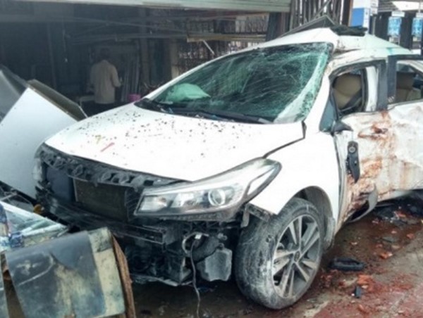 Tai nạn giao thông mới nhất hôm nay 6/9: Xế hộp lao lên vỉa hè, 5 người thương vong