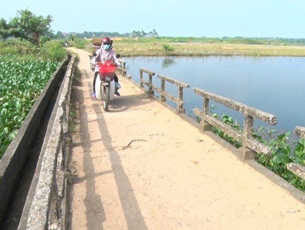 Huyện Ba Vì: Cầu Cốn xuống cấp nghiêm trọng