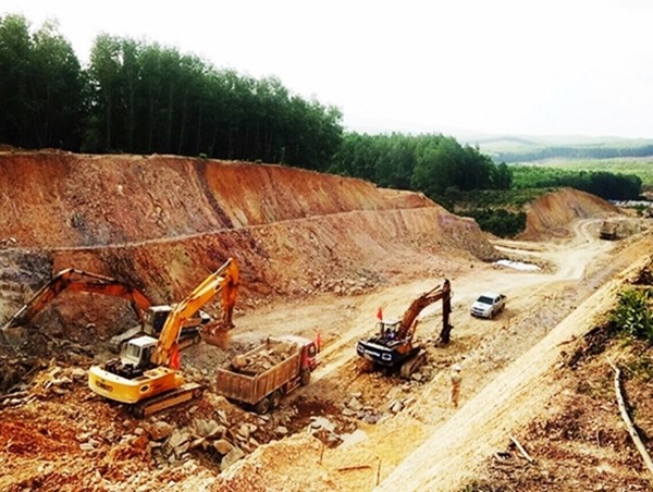 Những địa phương nào chậm giải phóng mặt bằng cao tốc Bắc - Nam?