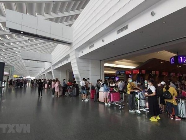 Đưa hơn 240 công dân Việt Nam từ Malaysia về nước