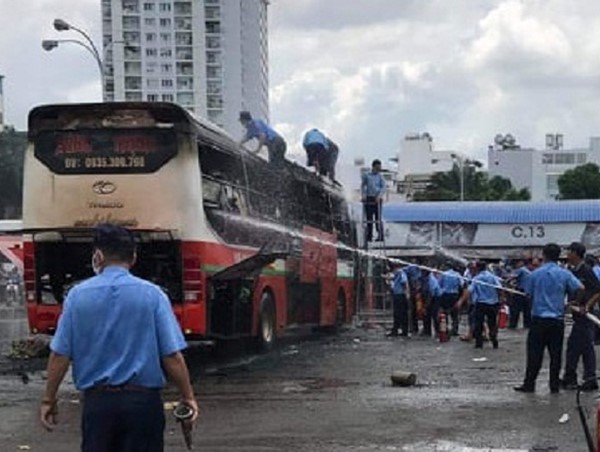 TP Hồ Chí Minh: Cháy xe khách giường nằm trong Bến xe miền Đông