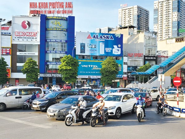 Tiếp bài “Giao thông tại nút giao Nguyễn Trãi - Khuất Duy Tiến: Rối như canh hẹ”: Cảnh sát giao thông nêu bất cập tại nút giao 3 tầng