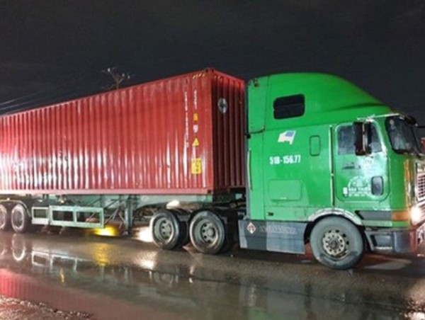 Tai nạn giao thông mới nhất hôm nay 15/9: Bé gái 3 tuổi bị xe container cán chết