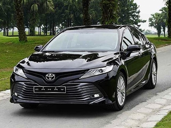 Giá xe ô tô hôm nay 16/9: Toyota Camry có giá 1,029-1,235 tỷ đồng