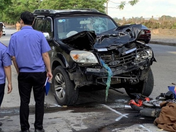 Xe máy đấu đầu ô tô khiến cặp vợ chồng tử vong thương tâm