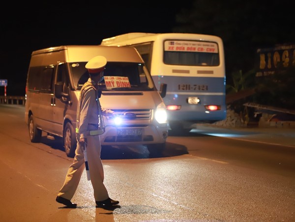 Hà Nội: Quyết tâm giải quyết tình trạng "bến cóc", xe khách chạy "rùa bò"