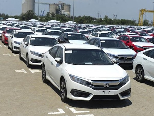 Ô tô nguyên chiếc nhập khẩu vào Việt Nam tăng mạnh