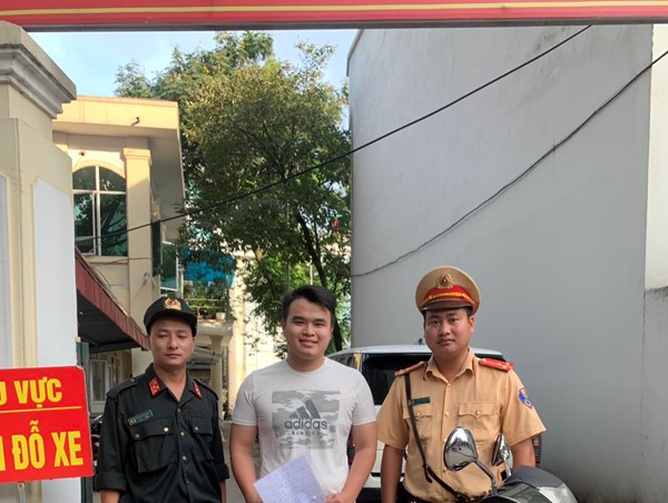 Người đàn ông tìm thấy xe bị mất cắp nhờ 141