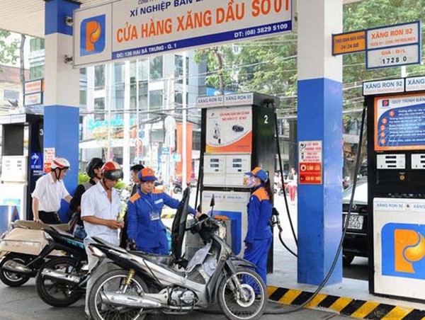 Ngày mai, giá xăng tăng hay giảm?