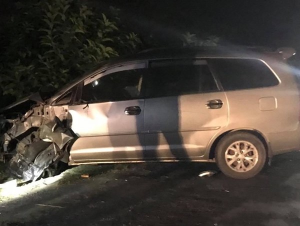 Ô tô Toyota Innova tông 4 xe máy, 9 người bị thương