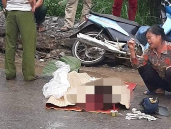 Va chạm với xe tải, người phụ nữ trẻ tử vong thương tâm