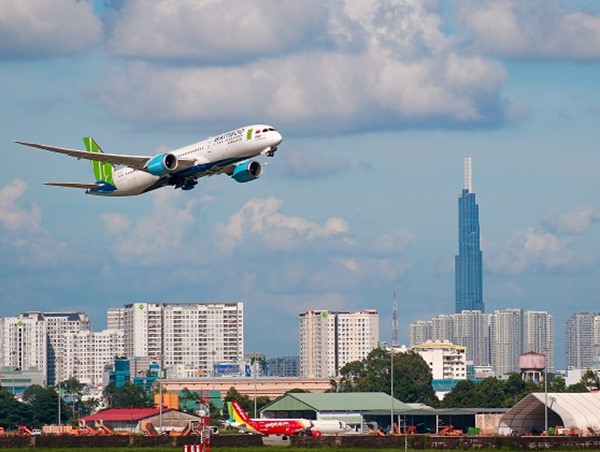 Hàng không Việt hồi phục mạnh, lượng hành khách tăng vọt