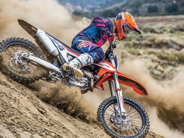 Top 10 chiếc mô tô địa hình tốt nhất năm 2020