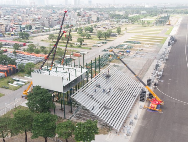 [Ảnh] Tiếp tục tháo dỡ các hạng mục của đường đua F1 Hà Nội