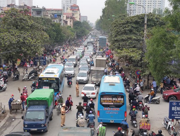 Cần đẩy nhanh tiến độ xây cầu vượt qua tuyến đường 70