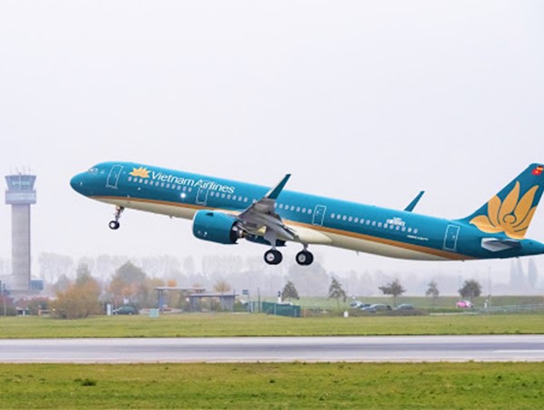 Vietnam Airlines hủy nhiều chuyến bay đến miền Trung do ảnh hưởng của bão số 6