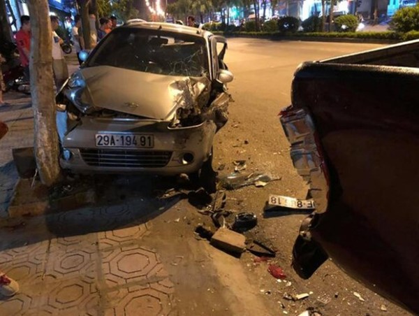 Tai nạn giao thông mới nhất hôm nay 12/10: Khởi tố vụ tài xế lái Mazda CX5 gây tai nạn liên hoàn