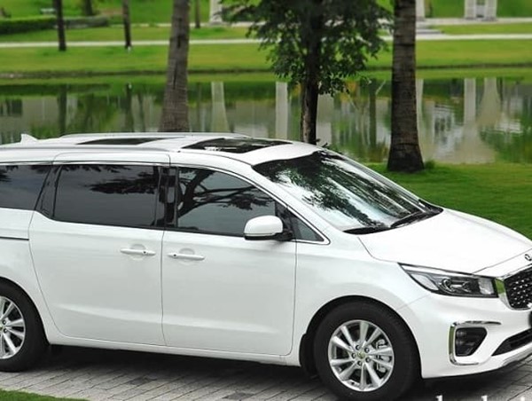 Giá xe ô tô hôm nay 15/10: Kia Sedona giảm mạnh