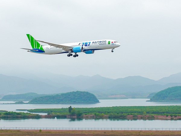 Bamboo Airways tặng vé cho hoạt động thiện nguyện hỗ trợ đồng bào bị lũ lụt miền Trung