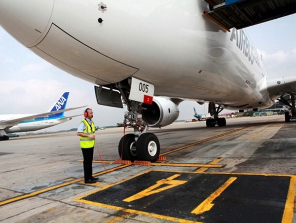 Cảnh báo tình trạng phi công không làm chủ tốc độ khi hạ cánh