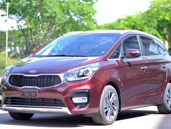 Giá xe ô tô hôm nay 22/10: Kia Rondo giảm đến 26 triệu đồng