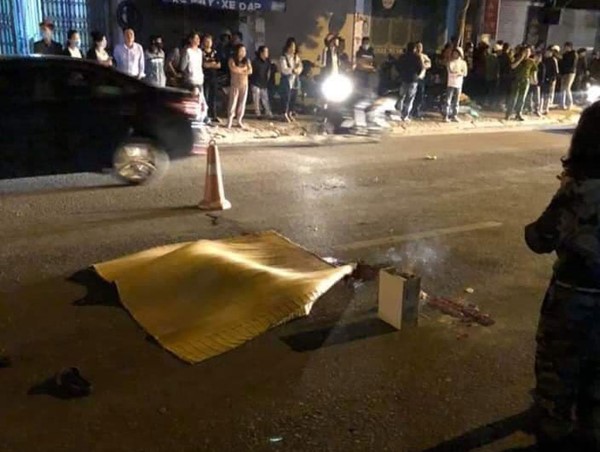 Hà Nội: Nam thanh niên tử vong do bốc đầu xe máy