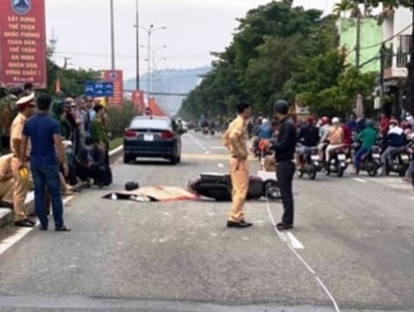 Đâm thẳng ô tô đi cùng chiều, tài xế xe máy tử vong tại chỗ