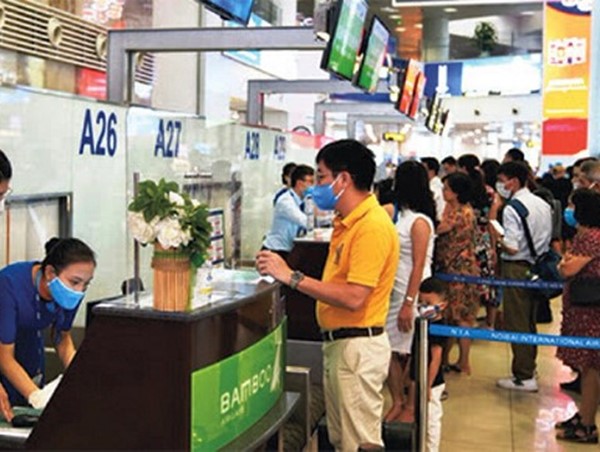 Bay nội địa phục hồi nhanh, lượng hành khách vẫn giảm gần một nửa