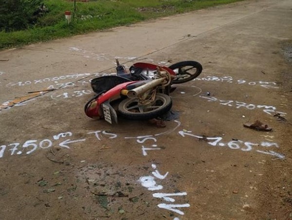 Tai nạn giao thông mới nhất hôm nay 28/10: Gió mạnh hất tấm tôn bay trúng một người tử vong