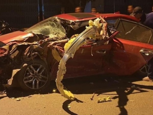 Tai nạn giao thông mới nhất hôm nay 4/11: Đấu đầu xe tải, tài xế xe con tử vong trên ghế lái