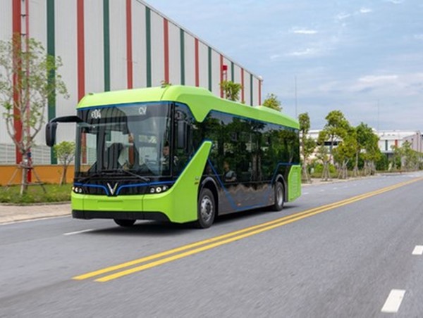 VinBus hợp tác Star Charge phát triển hệ thống trạm sạc xe buýt điện lớn nhất ASEAN