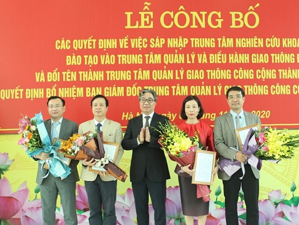 Công bố quyết định đổi tên Trung tâm Quản lý và điều hành giao thông đô thị