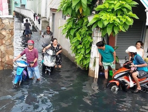 TP Hồ Chí Minh: Dự án Cải thiện môi trường nước bị phản ánh làm hư hỏng đường