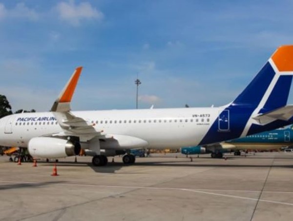 Máy bay chuẩn bị cất cánh thì hành khách la hét và nói có bom