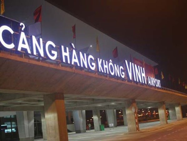 Dừng hoạt động nhiều sân bay do ảnh hưởng của bão Vamco