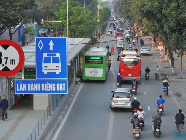 Hà Nội: Đề xuất tổ chức 10 làn đường ưu tiên cho xe buýt trong 10 năm tới