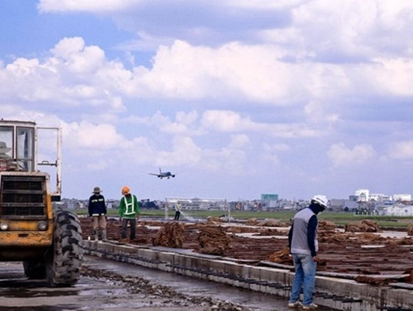 Dự án sửa đường băng hai sân bay hiện ra sao?