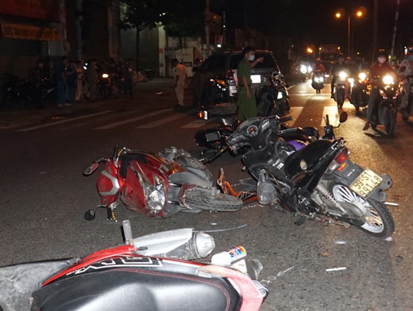 Giá xe ô tô hôm nay 20/11: Toyota Camry có giá 1,029-1,235 tỷ đồng