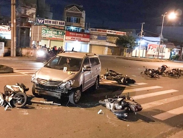 Tai nạn giao thông mới nhất hôm nay 20/11: Hai phụ nữ tử vong vì bị xe tải mất phanh đè trúng