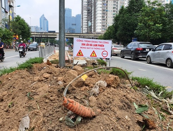 Hà Nội: Rào chắn thi công hầm chui Lê Văn Lương