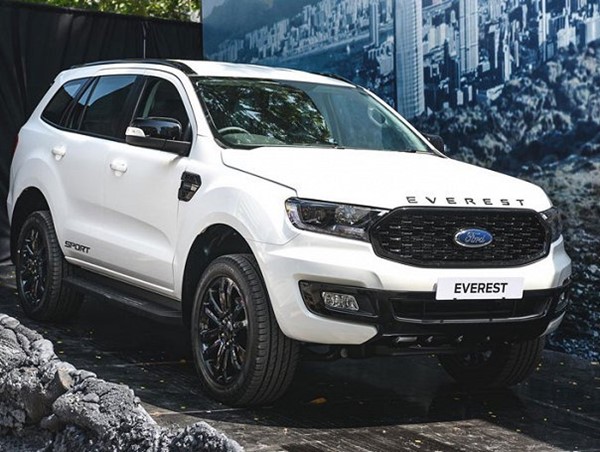 Giá xe ô tô hôm nay 22/11: Ford Everest dao động từ 999-1.399 triệu đồng
