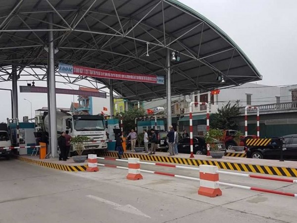 Nổ súng ở trạm thu phí, nam thanh niên trọng thương vì đạn hoa cải