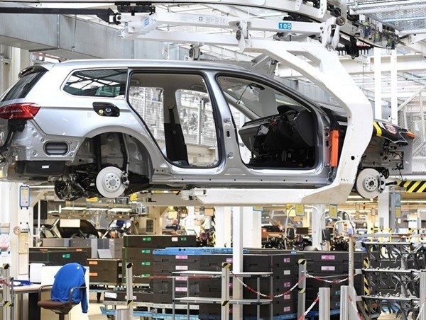 Sẽ dừng giảm 50% phí trước bạ với ô tô sản xuất trong nước?