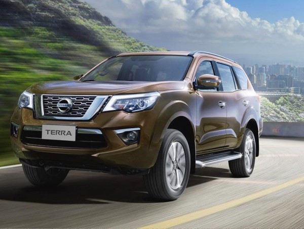 Giá xe ô tô hôm nay 26/11: Nissan Terra dao động từ 899-1.098 triệu đồng