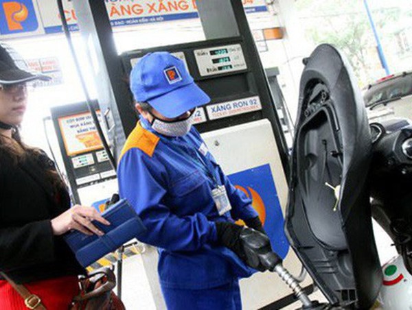 Giá xăng tăng mạnh từ chiều nay 26/11