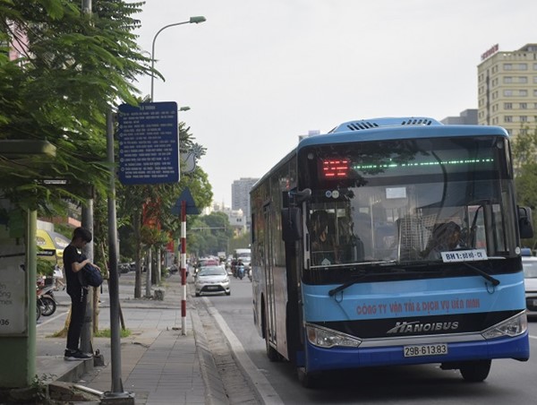 Đi xe buýt để bảo vệ môi trường: Hành động nhỏ, ý nghĩa lớn 