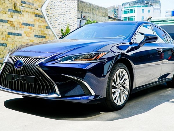 Lexus giới thiệu phiên bản mới, giá không đổi