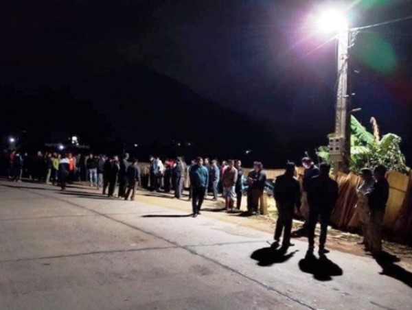 Thợ mỏ nghi say rượu tự đâm vào bãi gỗ tử vong